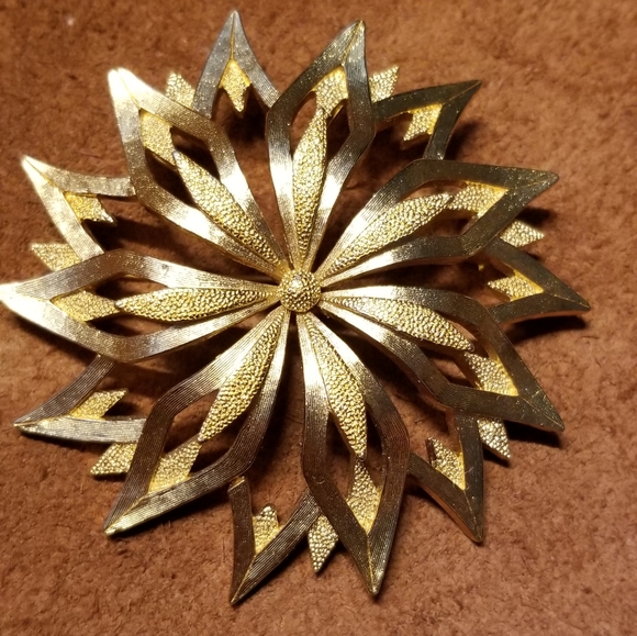 Monet Jewelry - Vintage Monet Brooch Monet Jewelry - Vintage Monet Brooch